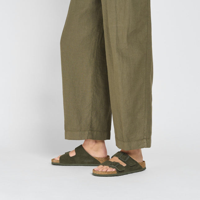 Arizona Suede Leather Thyme - model