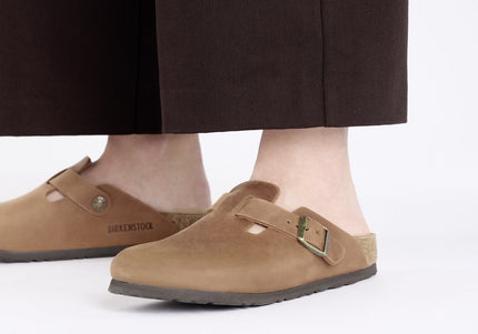 BIRKENSTOCK BOSTON WOMEN CLOGS Cognac Narrow