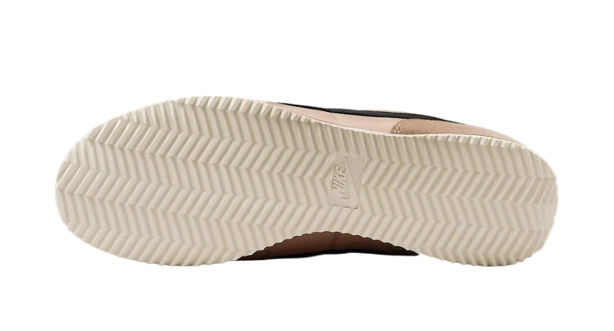 NIKE W NIKE CORTEZ SE WOMEN SNEAKERS - Desert/Black/Sail