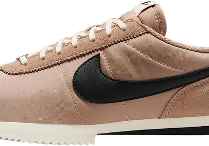 NIKE CORTEZ SE WOMEN SNEAKERS - Desert/Black/Sail