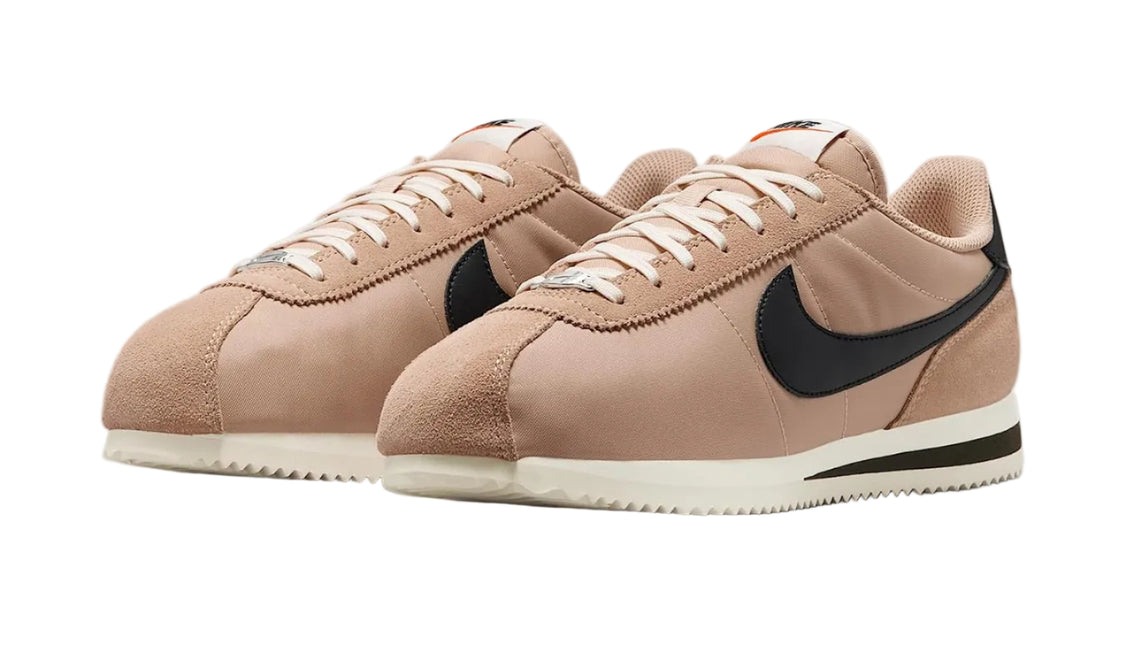 NIKE W NIKE CORTEZ SE WOMEN SNEAKERS - Desert/Black/Sail