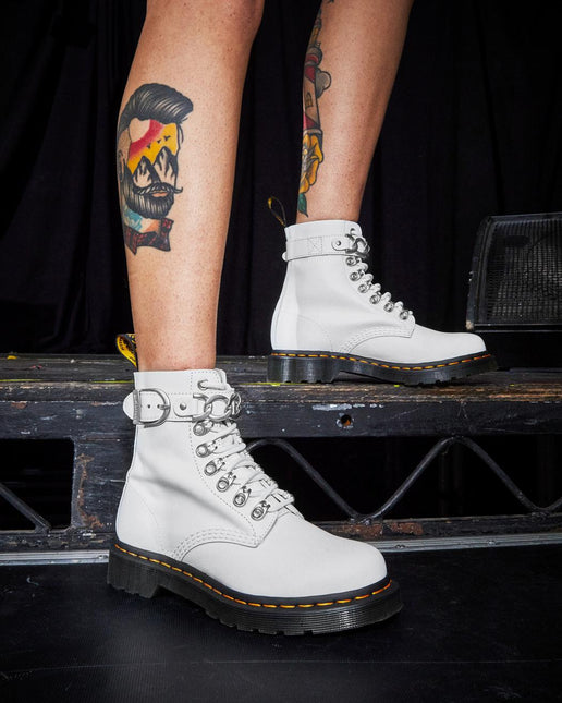DR. MARTENS 1460 Pascal Chain Sendal NYCK - New York City Kicks