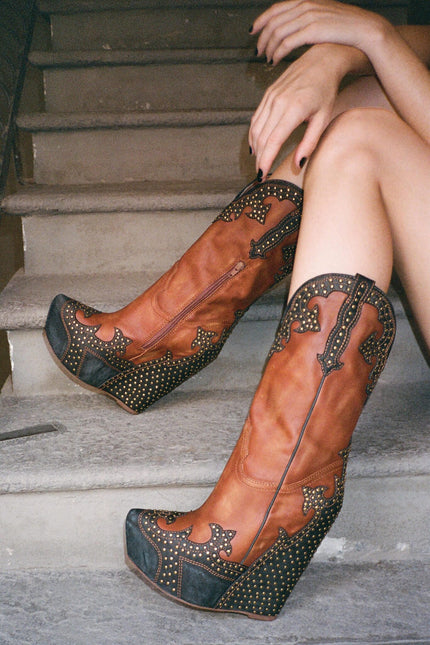 JEFFREY CAMPBELL GIDDY-STUD WOMEN BOOTS - Tan Black