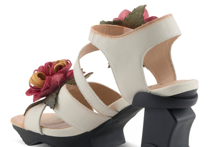 L'ARTISTE HOOKED WOMEN SANDALS - Beige Multi