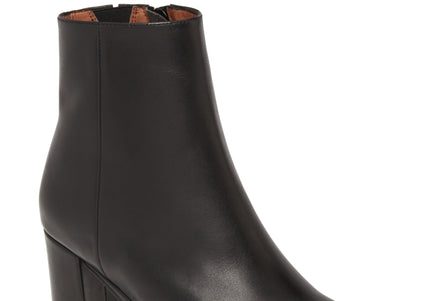 JEFFREY CAMPBELL SAHAR NYCK - New York City Kicks