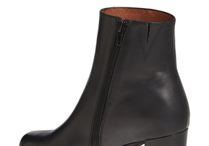 JEFFREY CAMPBELL SAHAR NYCK - New York City Kicks