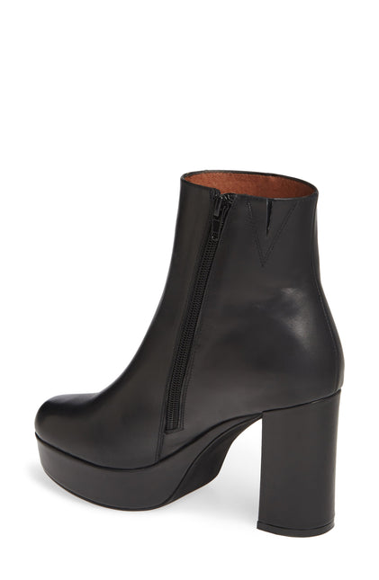 JEFFREY CAMPBELL SAHAR NYCK - New York City Kicks