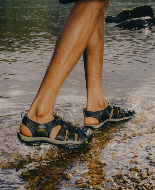 KEEN Men's Newport H2 Sandal Navy/Medium Grey - lifestyle