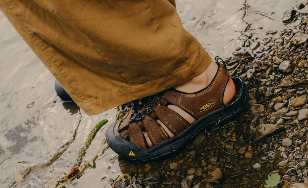 KEEN Men's Newport Leather Sandal Bison - lifestyle