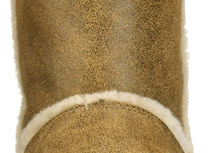 UGG W CLASSIC SHORT SPILL