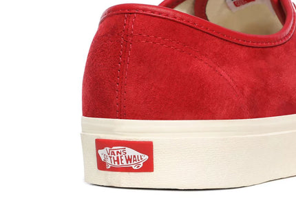 VANS U AUTHENTIC (PIG SUEDE) UNISEX SNEAKERS