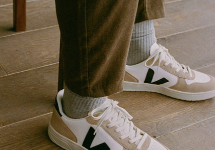 VEJA V-10 CH LEATH MEN SNEAKERS - Beige
