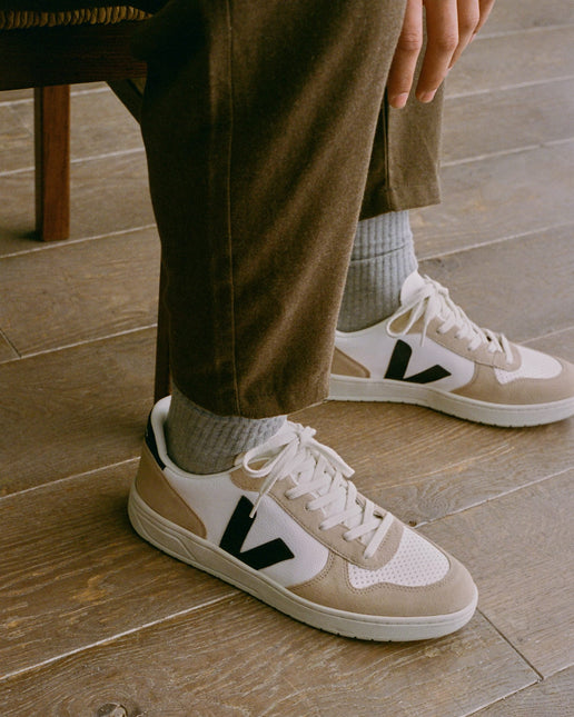 VEJA V-10 CH LEATH MEN SNEAKERS - Beige