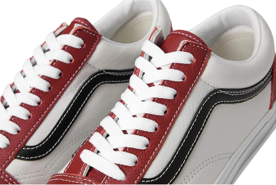 VANS U OLD SKOOL™ UNISEX SNEAKERS - RED