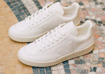 VEJA V-12 UNISEX SNEAKERS - White