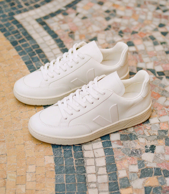 VEJA V-12 UNISEX SNEAKERS - White