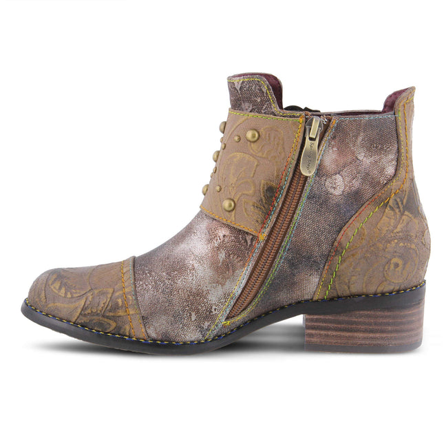 LARTISTE NAILHEAD WOMEN BOOTS