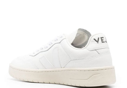 VEJA V-90 O.T UNISEX SNEAKERS - White