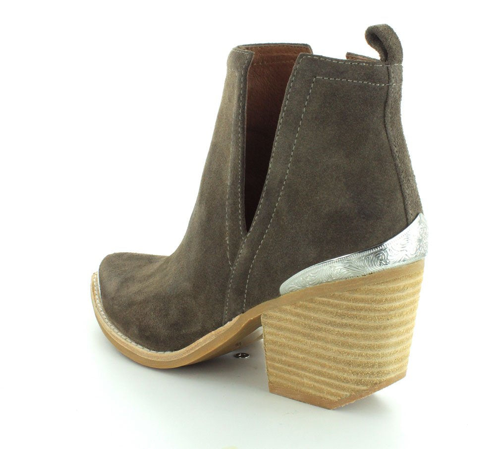 Jeffrey Campbell CROMWELL