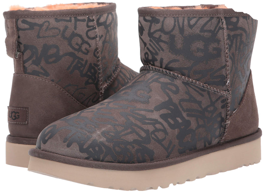 UGG W CLASSIC STREET GRAFFITI MINI WOMEN BOOTS